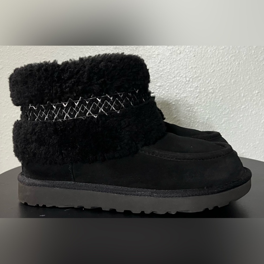 UGG AUS Mini UGGBraid Boots Curly Sheepskin Fur Warm Winter Cozy Outdoor Casual - Picture 2 of 11